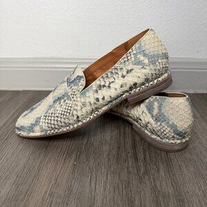 SARTO Women’s Snakeskin Loafers with Silver-Tone Chain Accent Size 7.5M New